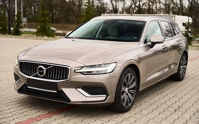 Volvo V60 cena 94900 przebieg: 165000, rok produkcji 2019 z Bydgoszcz małe 497